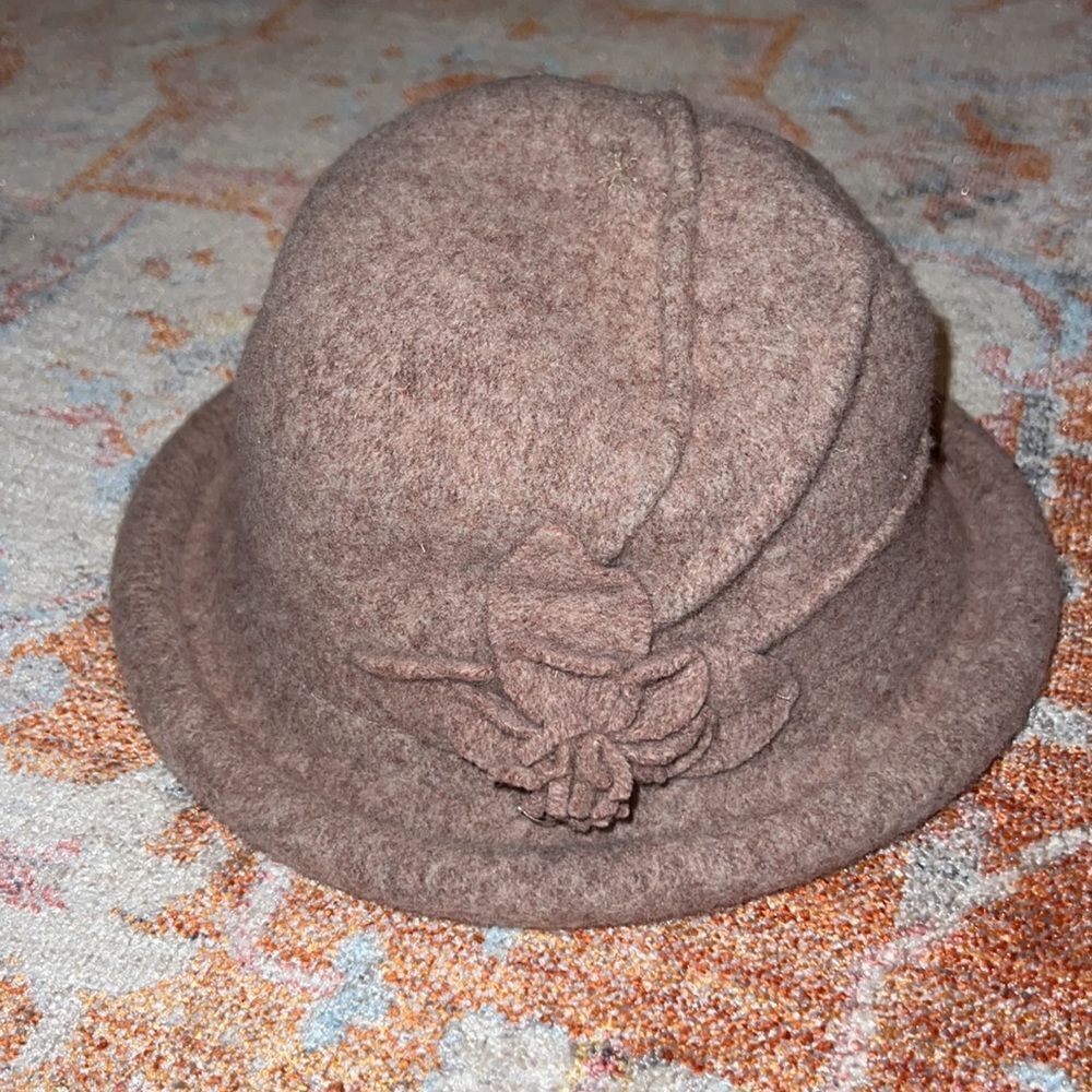 Adora Flower wool hat - Picture 3 of 7